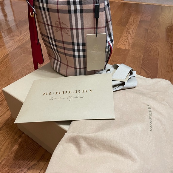 Leather and Haymarket Check Crossbody Bucket bag, in POPPY RED COLOR. - Picture 3 of 3